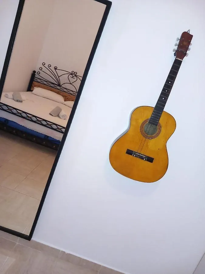 Vila He-Ar Appartement Sarandë 0*,